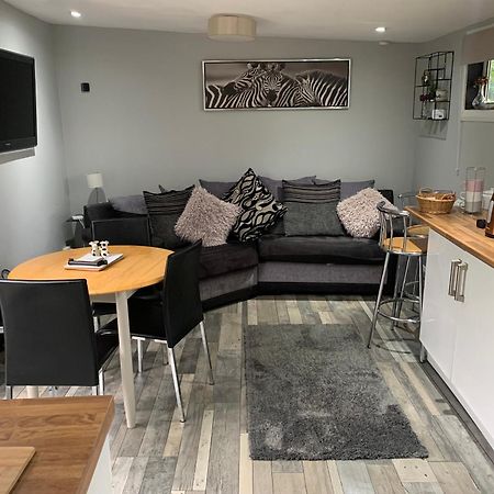 Stunning 2-Bed Cabin In Nantglyn Denbigh Luaran gambar